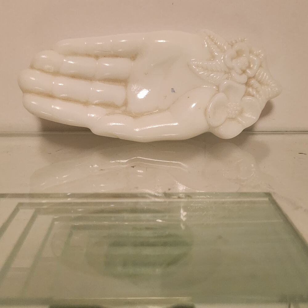 Vintage Avon White Milk Glass Hand Trinket Ring Or Small Soap Dish